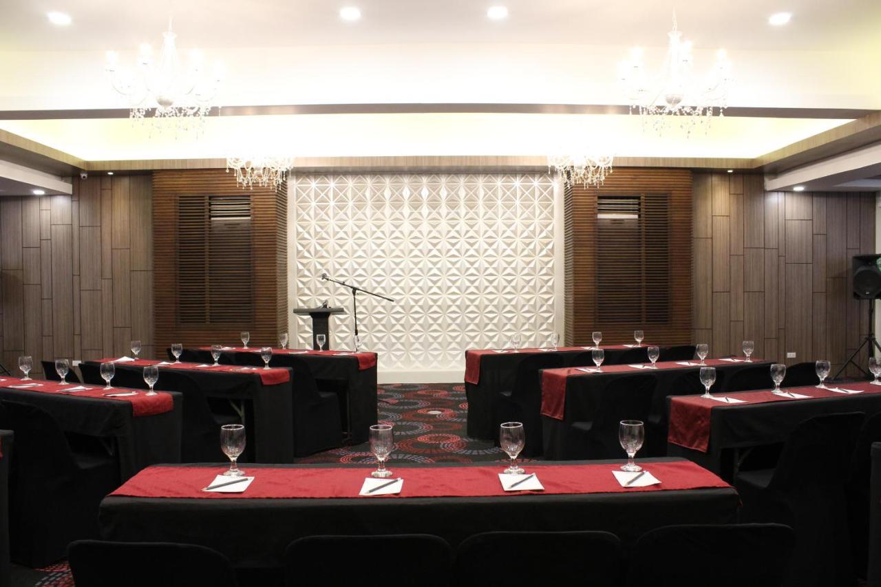 Fersal Malakas, Quezon 3*