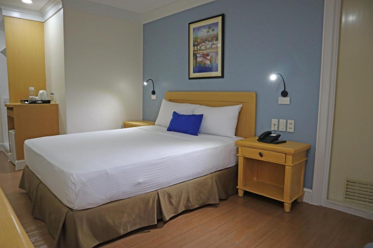 Fersal Malakas, Quezon Hotel 3*