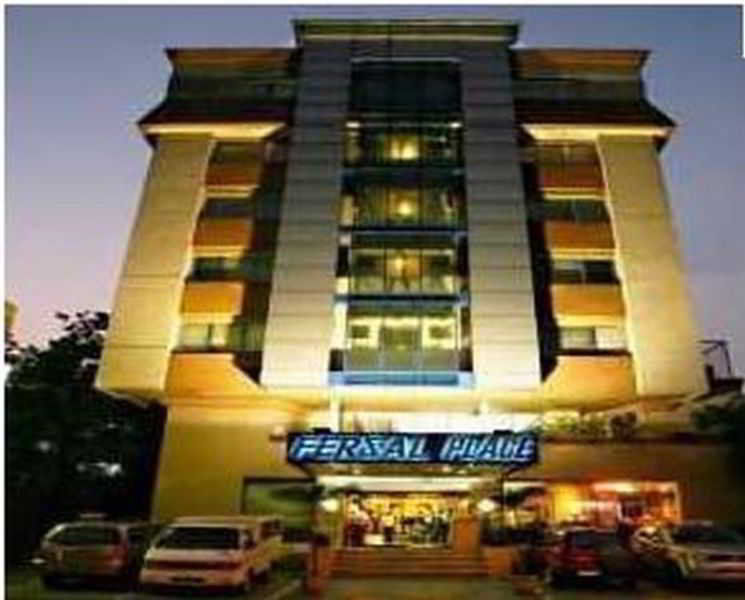Fersal Malakas, Quezon Hotel