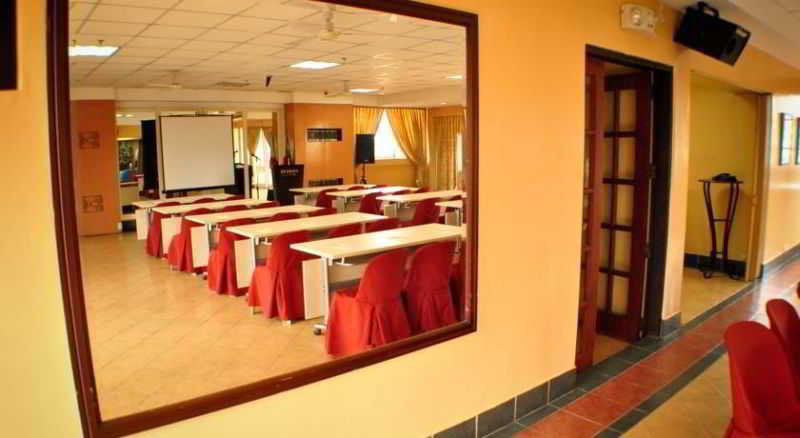 Fersal Malakas, Quezon 3*