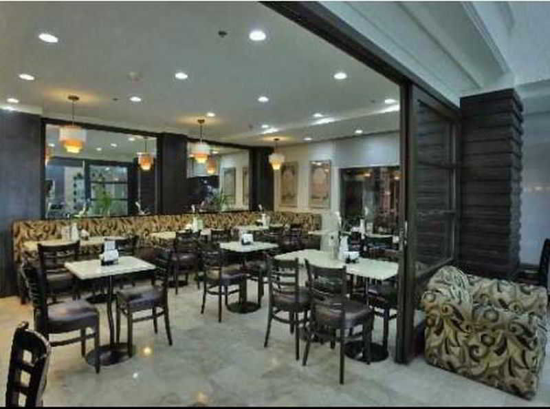 Fersal Malakas, Quezon Hotel