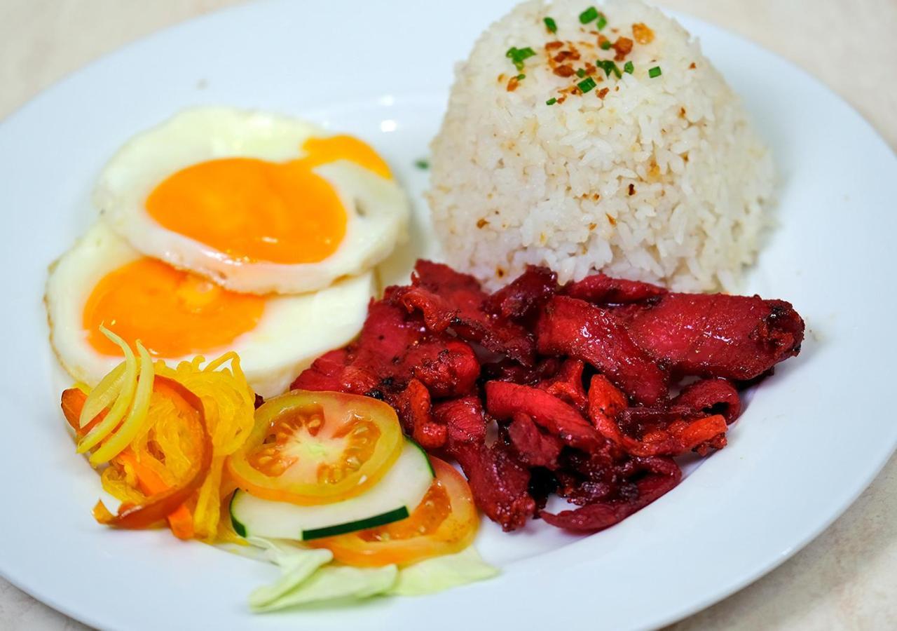 Fersal Malakas, Quezon Hotel