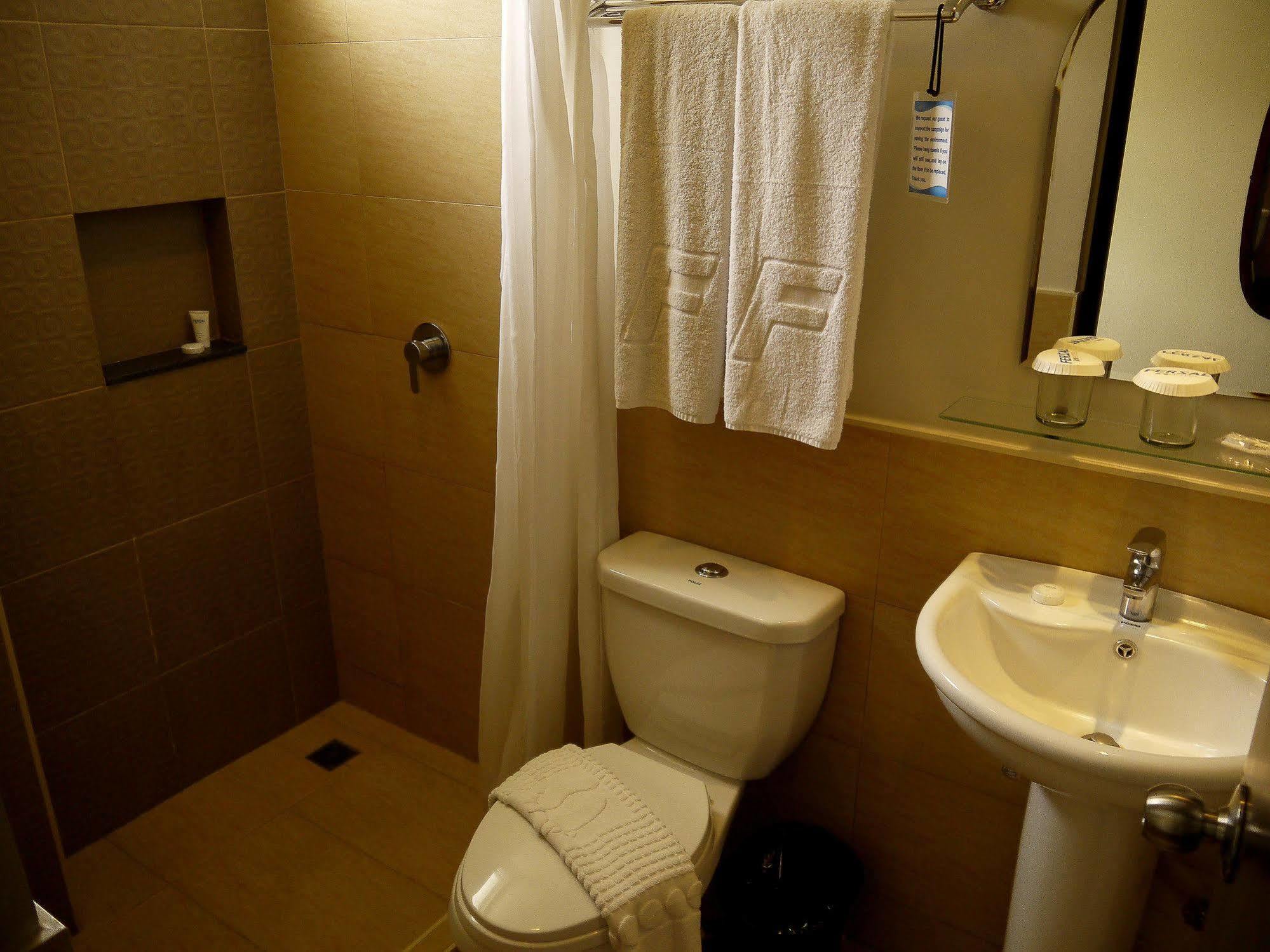 Fersal Malakas, Quezon Hotel 3*
