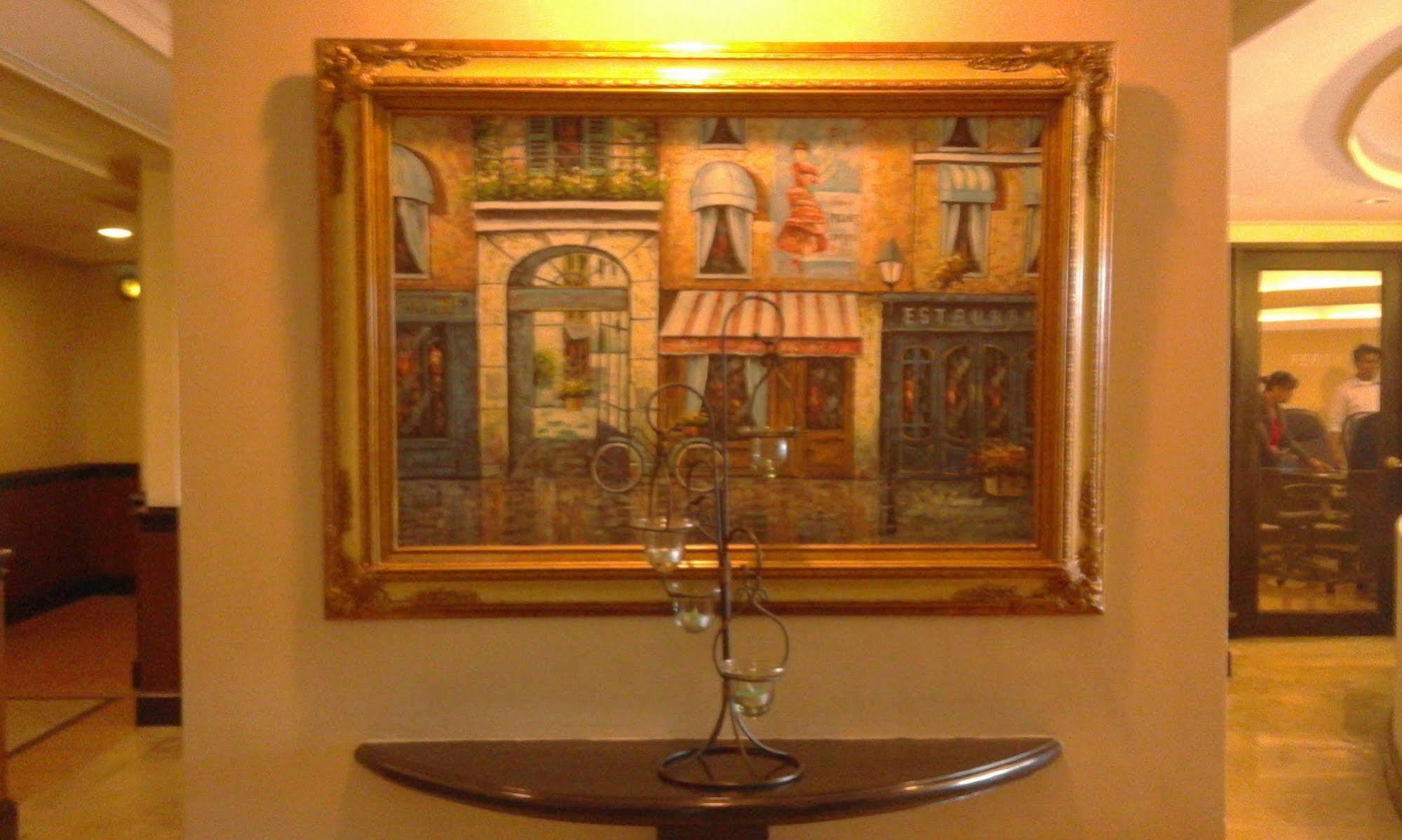 Fersal Malakas, Quezon Hotel